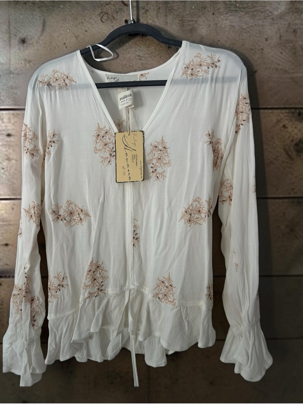 NEW Vintage Havana Cream V-Neck Floral Blouse with Ruffle Hem